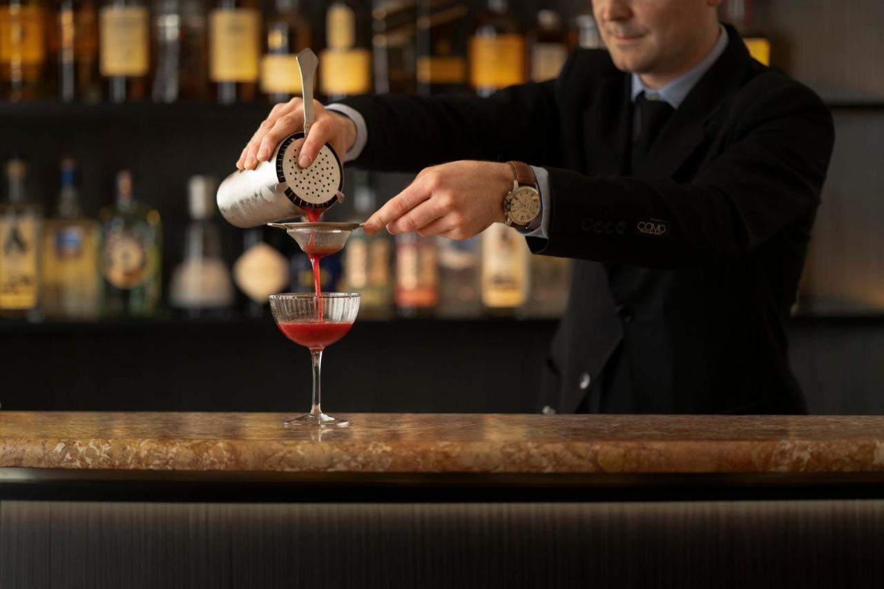 Como The Halkin London Bagian luar foto