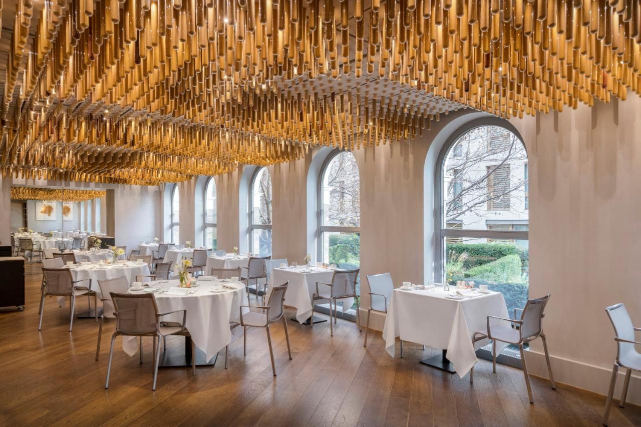 Como The Halkin London Bagian luar foto