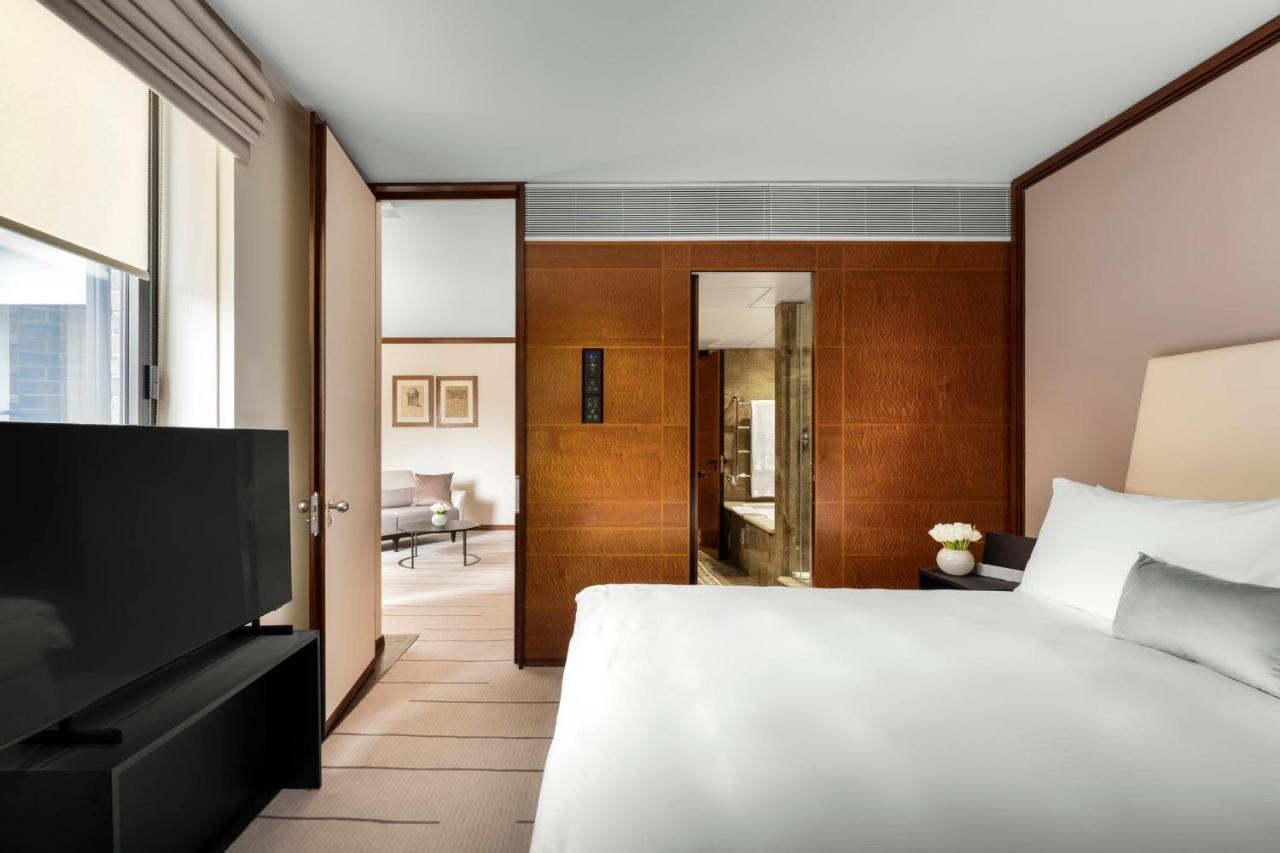 Como The Halkin London Bagian luar foto