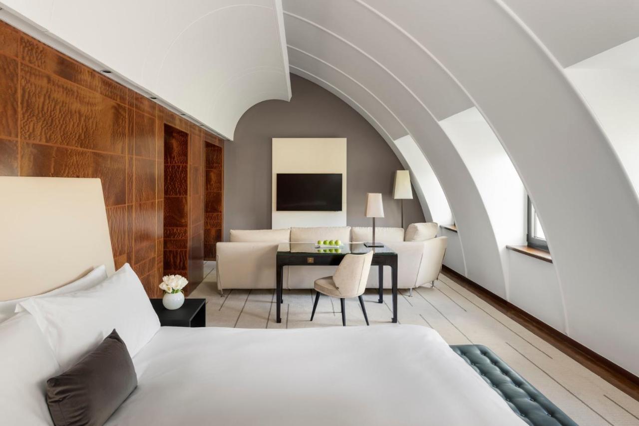 Como The Halkin London Bagian luar foto