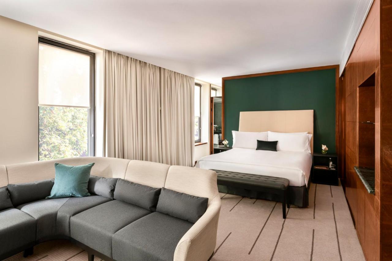 Como The Halkin London Bagian luar foto