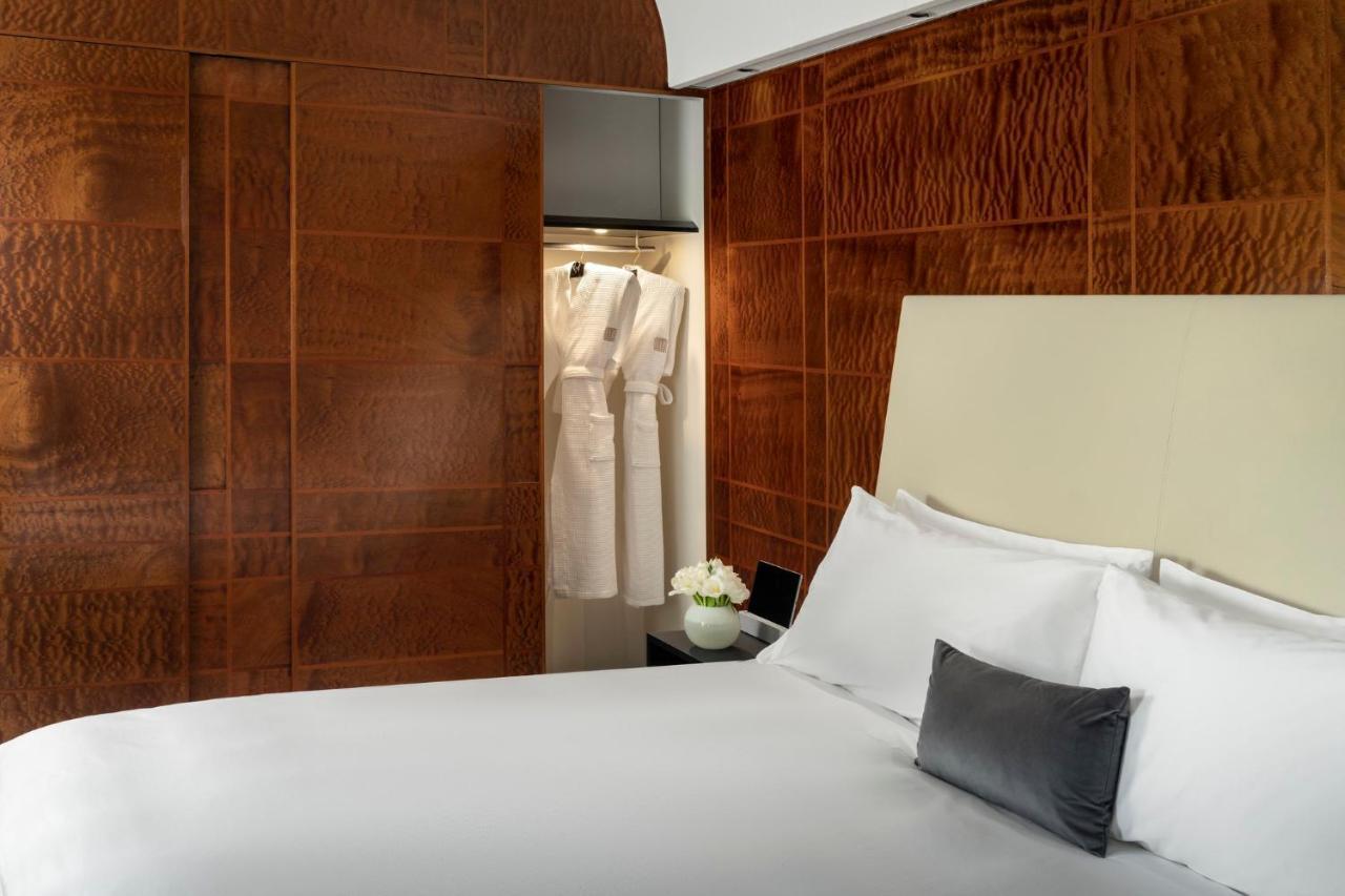 Como The Halkin London Bagian luar foto